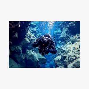 Diving Between Tectonic Plates