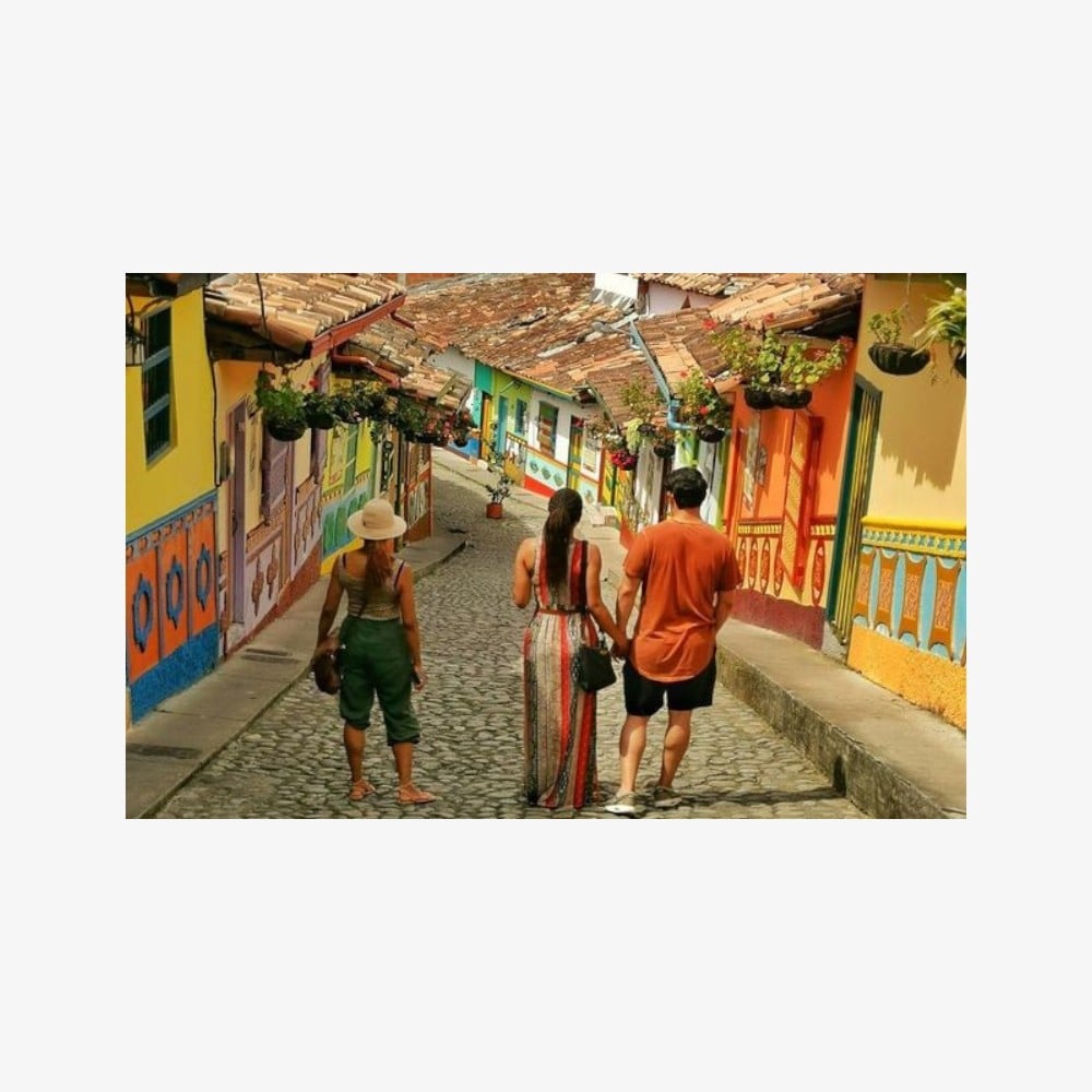 Guatape-Rock-Coffee-Tour-Picturesque-Town-Photoroom